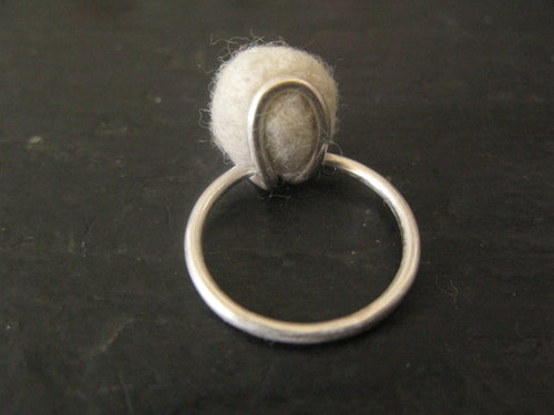 Lille ring i uld og sølv
